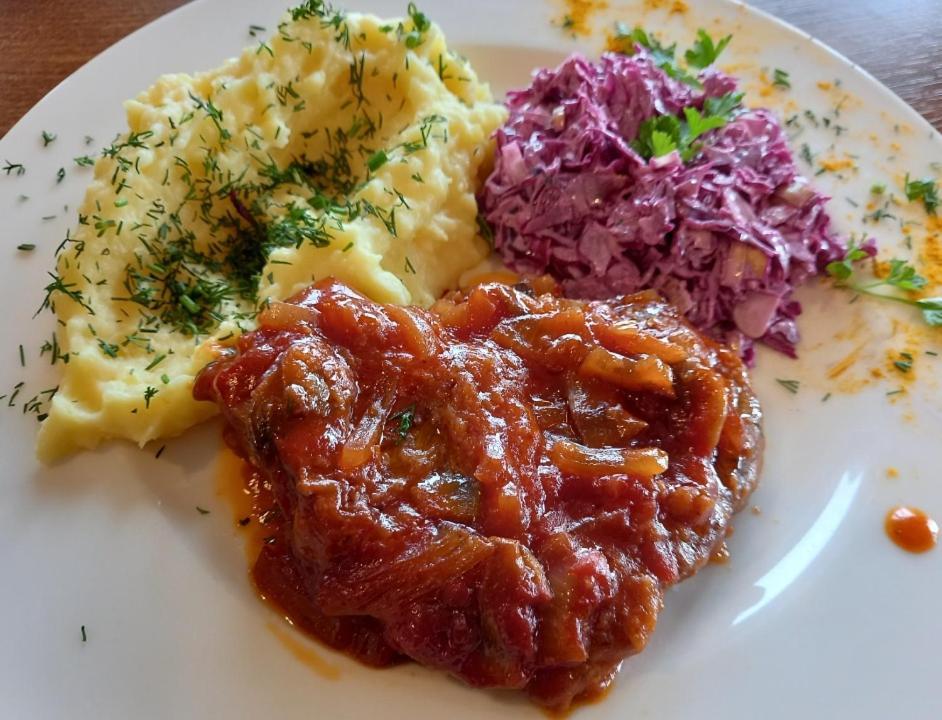 Restauracja Teo Hotel Cieszkow ภายนอก รูปภาพ