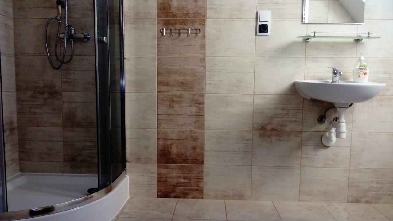 Restauracja Teo Hotel Cieszkow ภายนอก รูปภาพ
